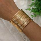 Marta | Pulsera Dorada en Forma de C