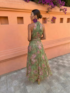 Florencia — Vestido largo verde con estampado floral y cuello halter